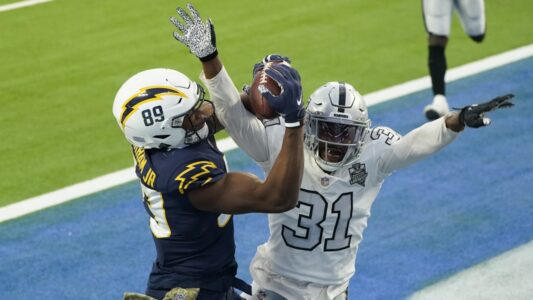 No catch: Raiders outlast Chargers after replay review