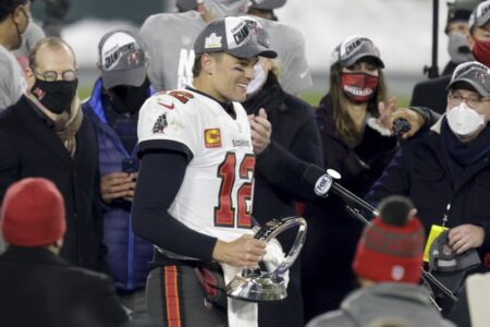 Road warriors: Bucs win 31-26 at Green Bay, reach Super Bowl