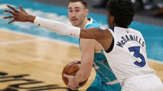 Hayward finding success in more prominent role with Hornets