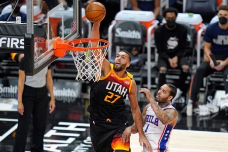 Clarkson Posts 40 As Streaking Jazz Down 76ers