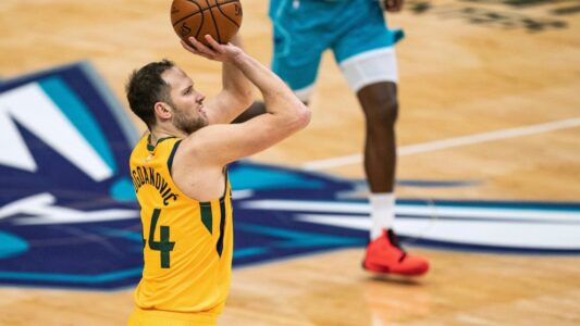 Jazz hit 26 3s, continue roll with 138-121 win over Hornets