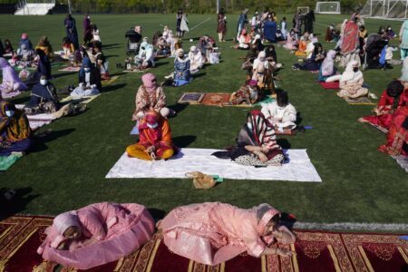 For Muslims in America, Eid al-Fitr comes as pandemic eases