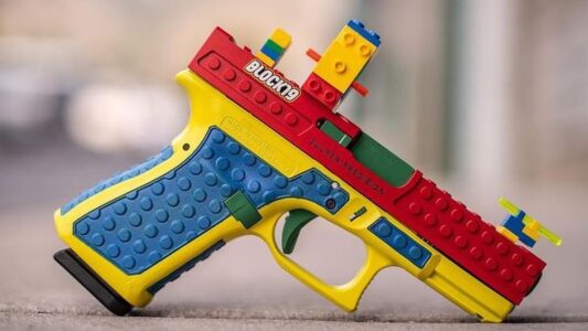 Lego tells US company to stop making guns look like its toys