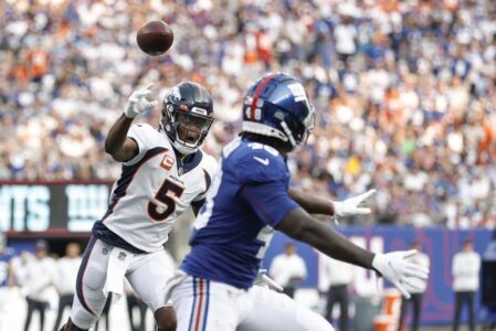 Broncos stun Giants 33-32 with last-second field goal in historic comeback