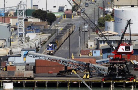 Settlement bans coal storage in California city by 2027