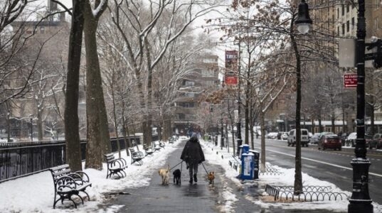 Snowstorm, backed by arctic blast, slams Northeast