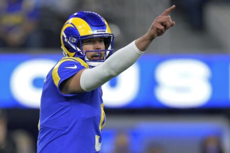 Matthew Stafford throws 5 TD passes as Rams rout Jaguars 35-7 at rainy Wembley