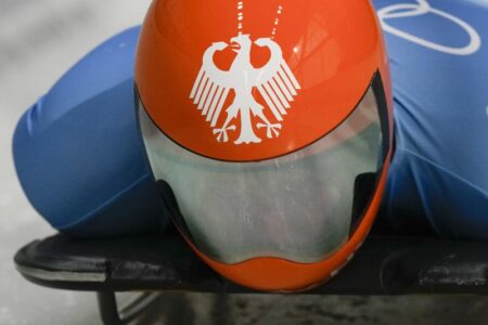 Grotheer has big lead at midpoint of Olympic men’s skeleton