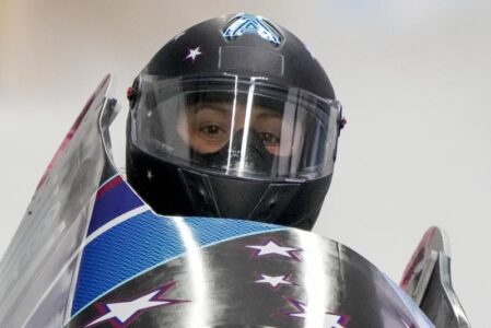 Humphries has big lead for US at midpoint of Olympic monobob
