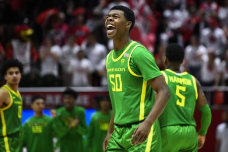 Oregon holds off Utah’s late rally, wins 80-77