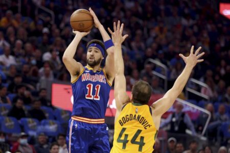 Warriors rally from 16 down to beat Jazz, get playoff spot