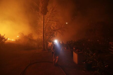 Wildfire threat becomes tool to fight home builders