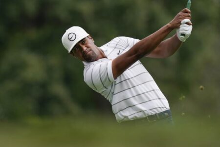 Tony Finau, Taylor Pendrith tied for Rocket Mortgage lead