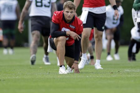 Jets QB Wilson showing ‘pure confidence’ in huddle in Year 2