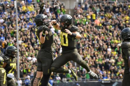 Nix puts up 5 TDs, No. 25 Oregon takes down No. 12 BYU 41-20