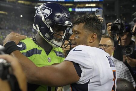 Seahawks survive Russell Wilson’s return, top Broncos 17-16