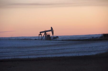 US rule would limit methane leaks from public lands drilling