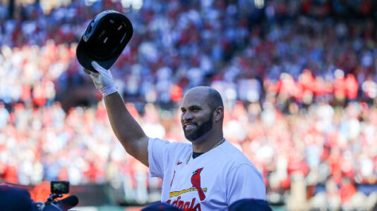 Albert Pujols hits home run No. 702 in last regular home season game