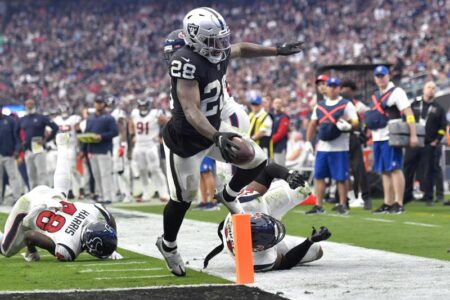 Texans extend winning streak to 7 with 23-21 victory over Raiders