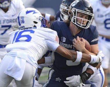 Legas’ 2 TDs in 4th helps Utah State beat Air Force 34-27