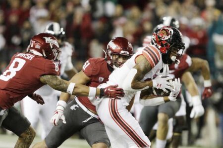 Bryson Barnes leads No. 14 Utah past Washington State, 21-17