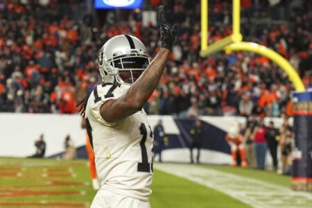 Adams’ 35-yard TD in OT powers Raiders past Broncos 22-16