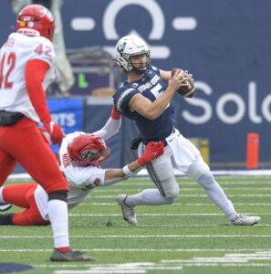 Coles sparks Utah State to 27-10 victory over New Mexico