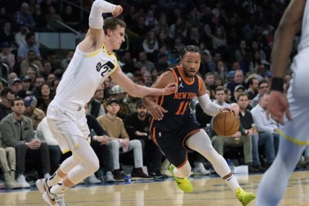 Brunson scores 38 as Knicks outlast Jazz in Hart’s NY debut