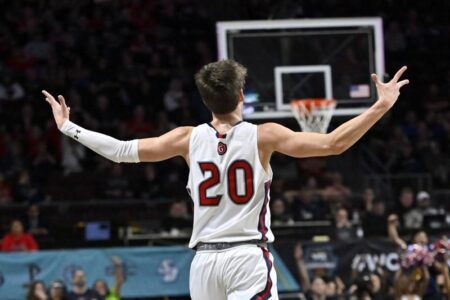 No. 16 Saint Mary’s holds off BYU to reach WCC title game