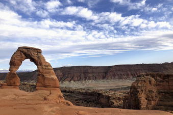 FILE - Delicate Arch is seen at Arches National Park on April 25, 2021, near Moab, Utah. A Texas man whose body was found in Utah’s Arches National Park is believed to have died of heat stroke while on a trip to spread his father’s ashes. Hendricks, 66 of Austin, was hiking in the park and likely became disoriented from a combination of heat, dehydration and high altitude, according to sister Ruth Hendricks Bough.
 (AP Photo/Lindsay Whitehurst, File)