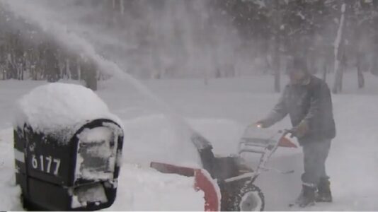 Ice storm hits parts of US ahead of expected major thaw