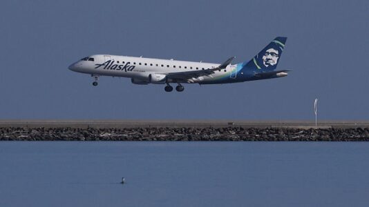 Alaska Airlines resumes flying Boeing 737 Max 9 plane after door plug blowout