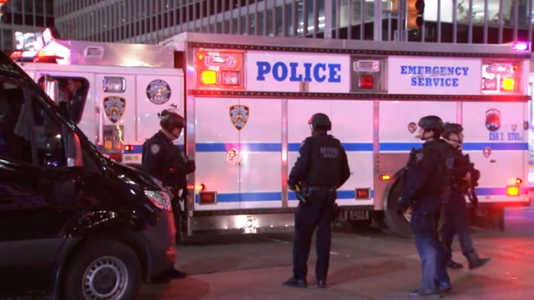 Teen gunman caught after allegedly shooting tourist in Times Square, firing at officer