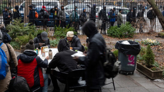 NYC mayor pushes for national migrant strategy amid asylum-seeker influx