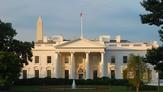 US Secret Service agent robbed at gunpoint during Biden trip to California