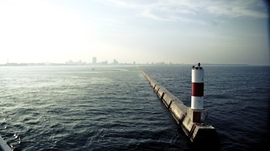 1 teen dead, 2 others rescued from Lake Michigan in apparent drowning