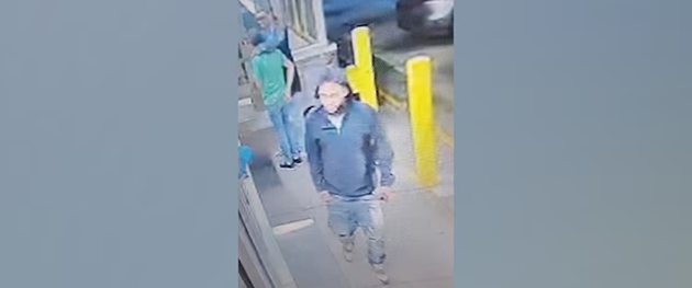 Customer fatally shoots 18-year-old Waffle House employee, suspect at large: Police