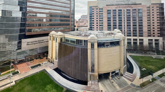 Texas public hospitals now must ask patients if they are in US legally