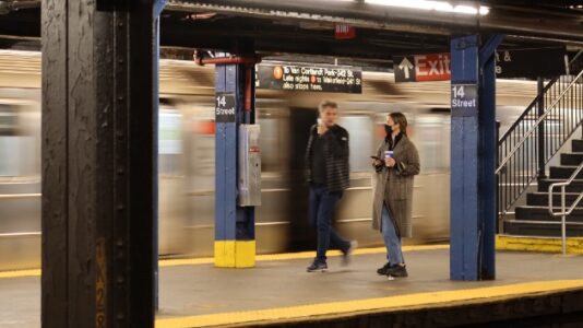 Woman gives birth to baby girl on NYC subway train