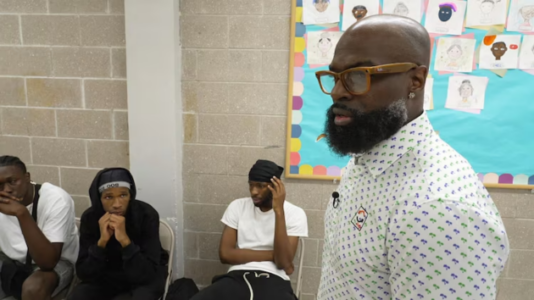 Former rapper-turned-advocate uses his prison experience to help teens avoid life of crime
