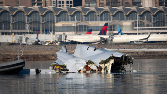 DC plane crash live updates: Salvage operations begin today
