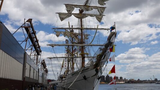 2 dead, 19 injured after Mexican Navy sailboat crashes into Brooklyn Bridge, mayor says