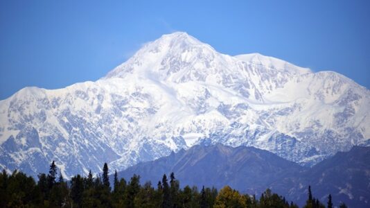 1 of 4 fallen climbers rescued from Mount McKinley
