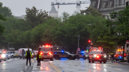 Suspect dead, bystander wounded after exchange of gunfire near White House: Secret Service